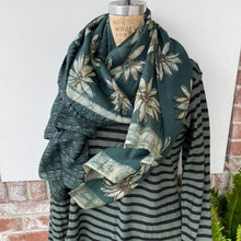 Load image into Gallery viewer, Daisy Scarf

