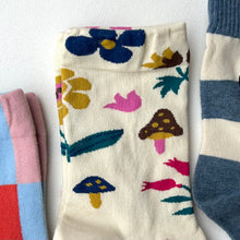 Load image into Gallery viewer, Sprightly Socks
