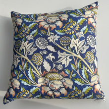 Load image into Gallery viewer, Morris Print Linen Pillows
