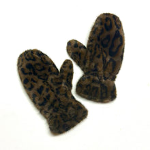 Load image into Gallery viewer, Leopard Mittens

