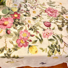 Load image into Gallery viewer, Summer Roses Tablecloths &amp; Runners
