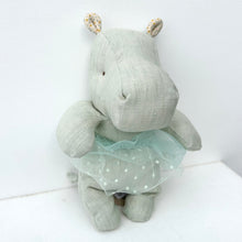 Load image into Gallery viewer, Soft Linen Animals
