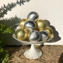 Load image into Gallery viewer, Surprise Balls
